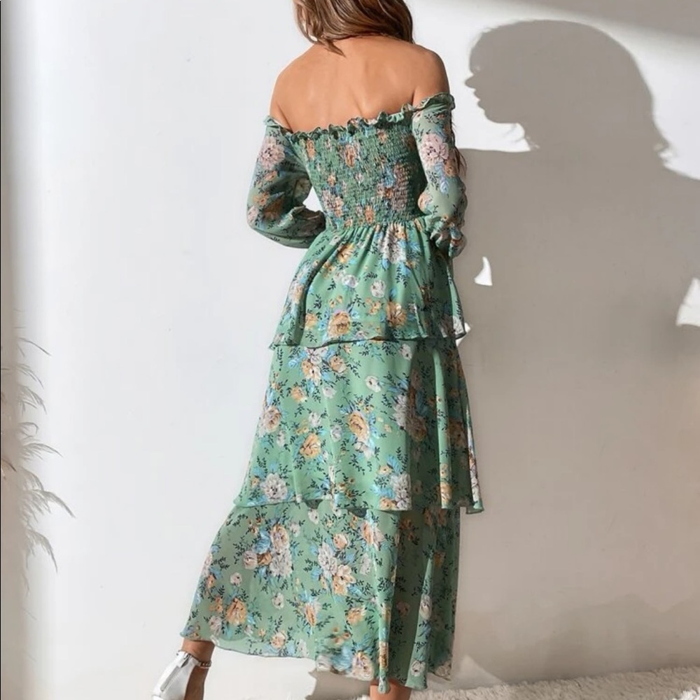 Boho floral print  off shoulder shirred layered hem maxi dress - Picture 7 of 15